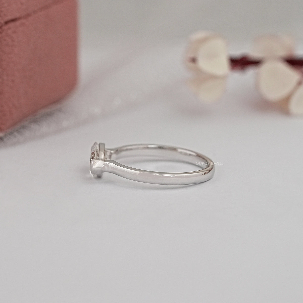 East-West Set Marquise Diamond Ring Ring
