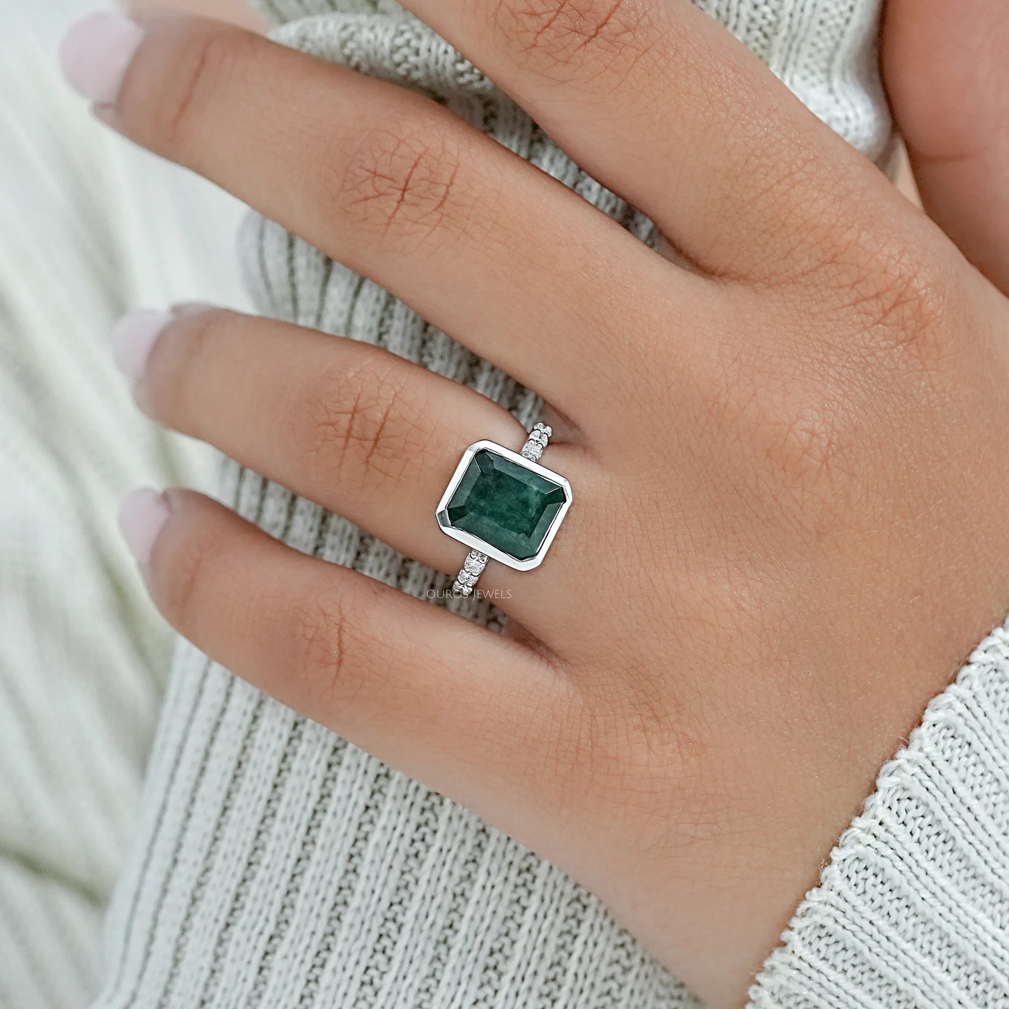 Asscher Cut Emerald Gemstone Bezel Set Ring Ring
