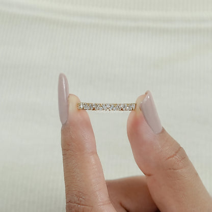 Halber Eternity-Ring im Rundschliff