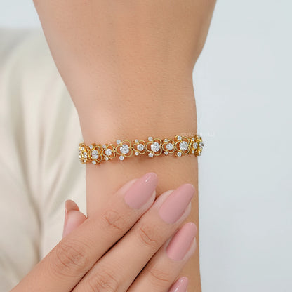 Round Lab Diamond Clover Floral Bracelet Bracelet