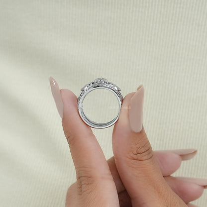 Offener Herzform Ring mit runden Diamanten in Bubble-Fassung