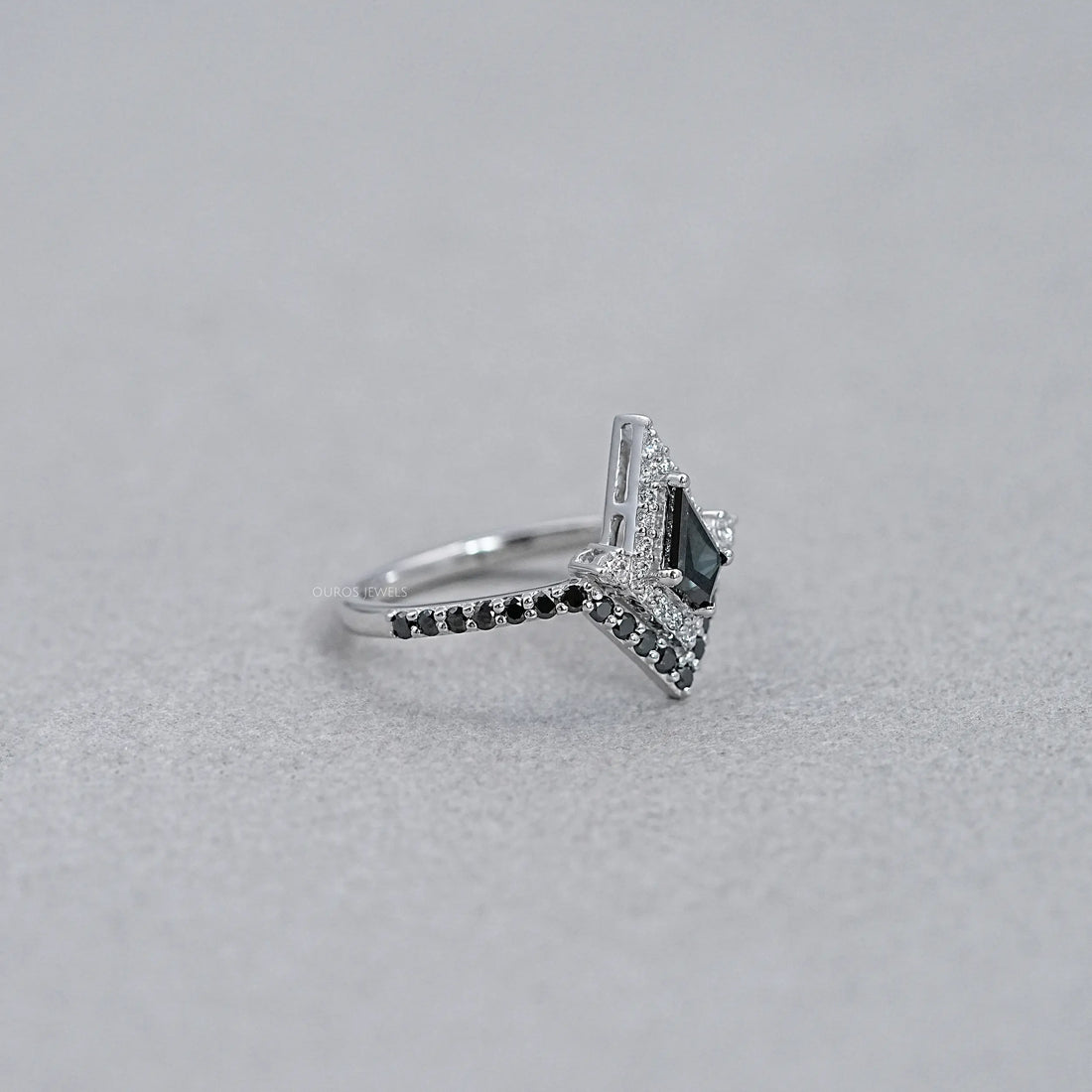 Black kite Cut Halo Curved Wedding Ring Rings