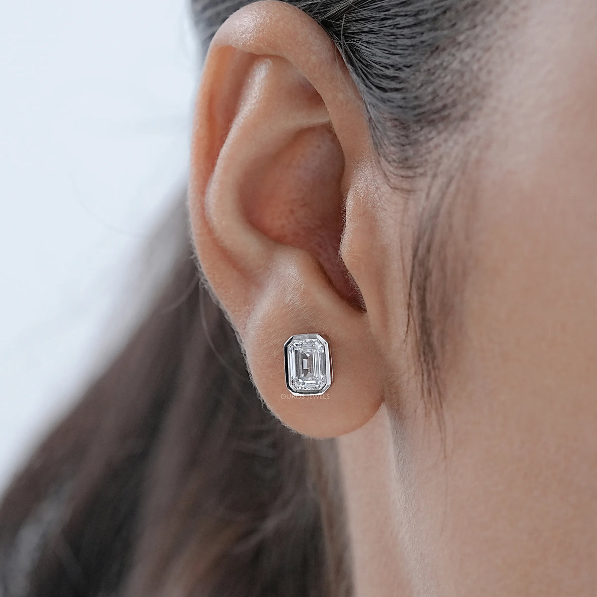 Ohrstecker mit Smaragdschliff Labor-Diamant und Milgrain-Fassung