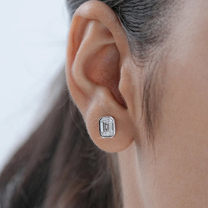 Ohrstecker mit Smaragdschliff Labor-Diamant und Milgrain-Fassung