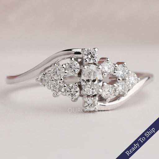 Round Cluster Diamond Wave Ring