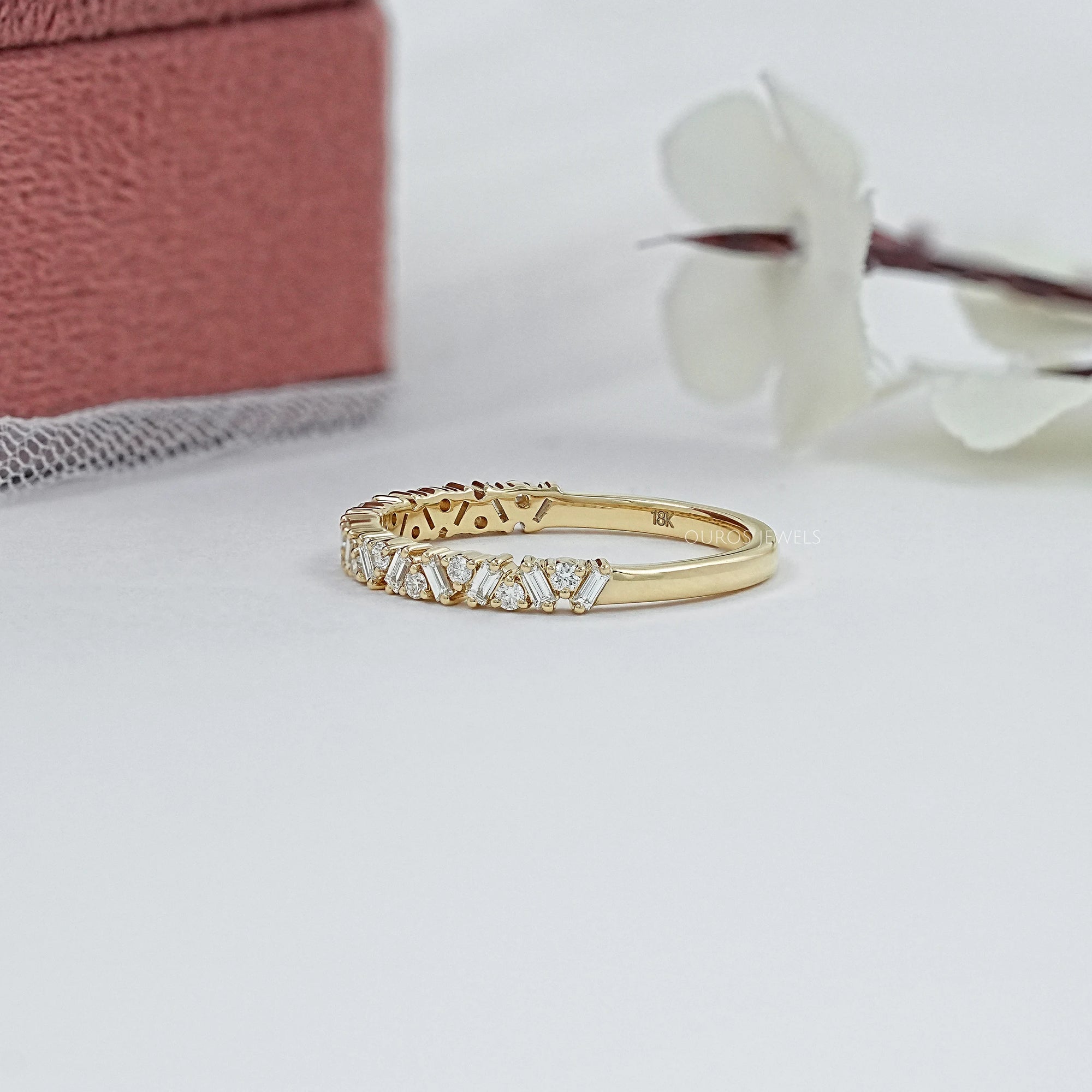 Halber Eternity-Ring im Rundschliff
