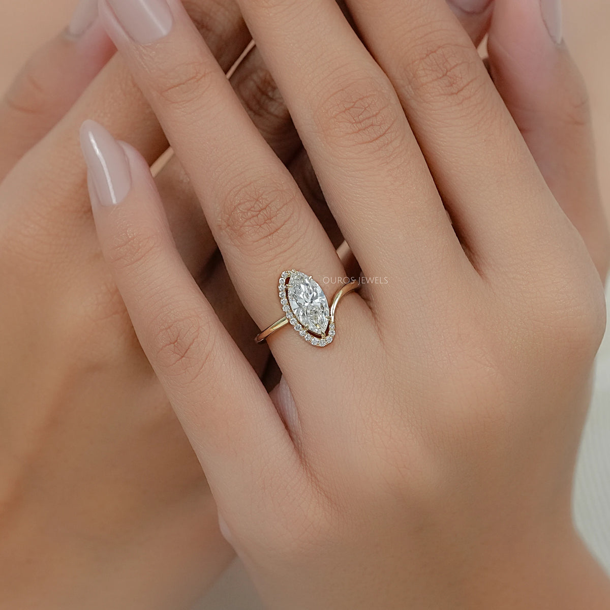 Verlobungsring mit Diamanten im Rosenschliff (rund und birnenförmig)