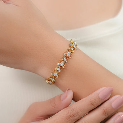 Round Lab Diamond Clover Floral Bracelet Bracelet