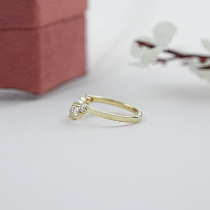 Verlobungsring mit Diamanten im Rosenschliff (rund und birnenförmig)