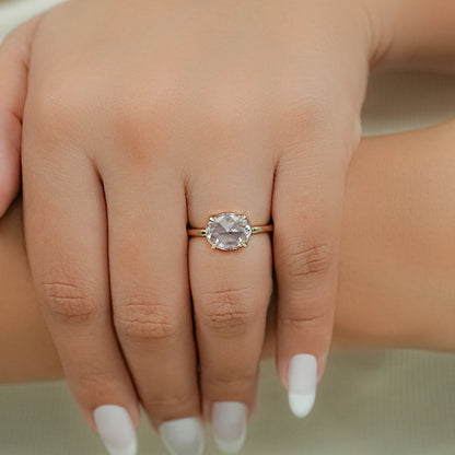 Verlobungsring mit Diamanten im Rosenschliff (rund und birnenförmig)
