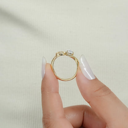 Verlobungsring mit Diamanten im Rosenschliff (rund und birnenförmig)