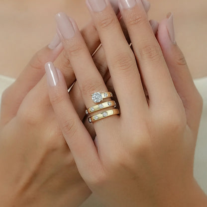 Round Lab Diamond Spiral Wedding Band