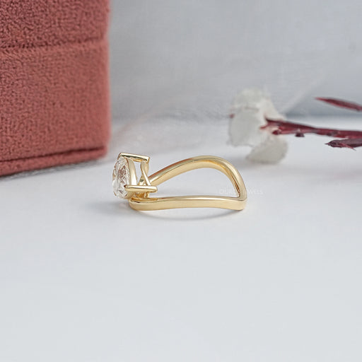 Pear Diamond Curved Solitaire Engagement Ring Ring