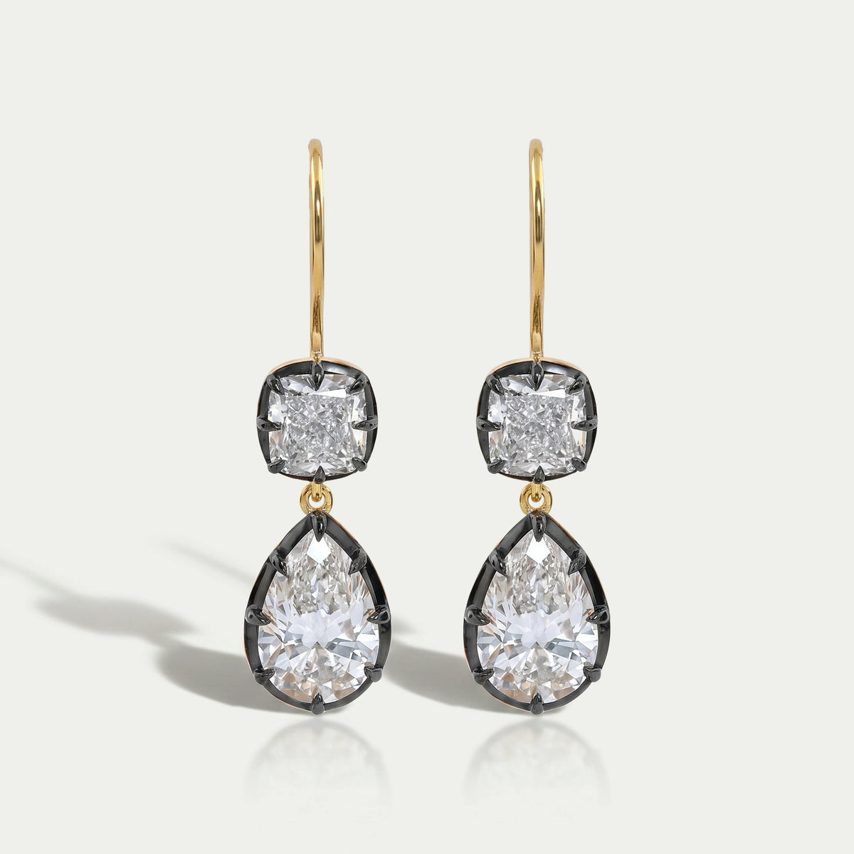 Meryl Streep Golden Awards 2024-Pear Drop Earrings