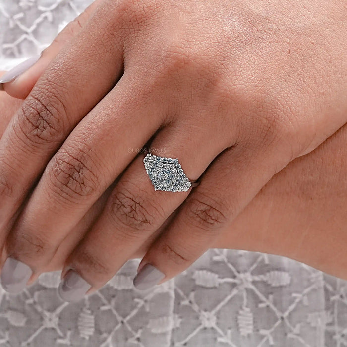 Blue Round Cut Lab Grown Diamond Cluster Set Ring Ring