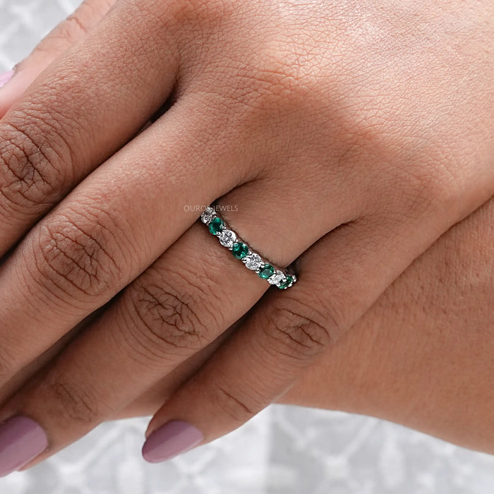 Emerald Gemstone And Round Diamond Wedding Band Rings