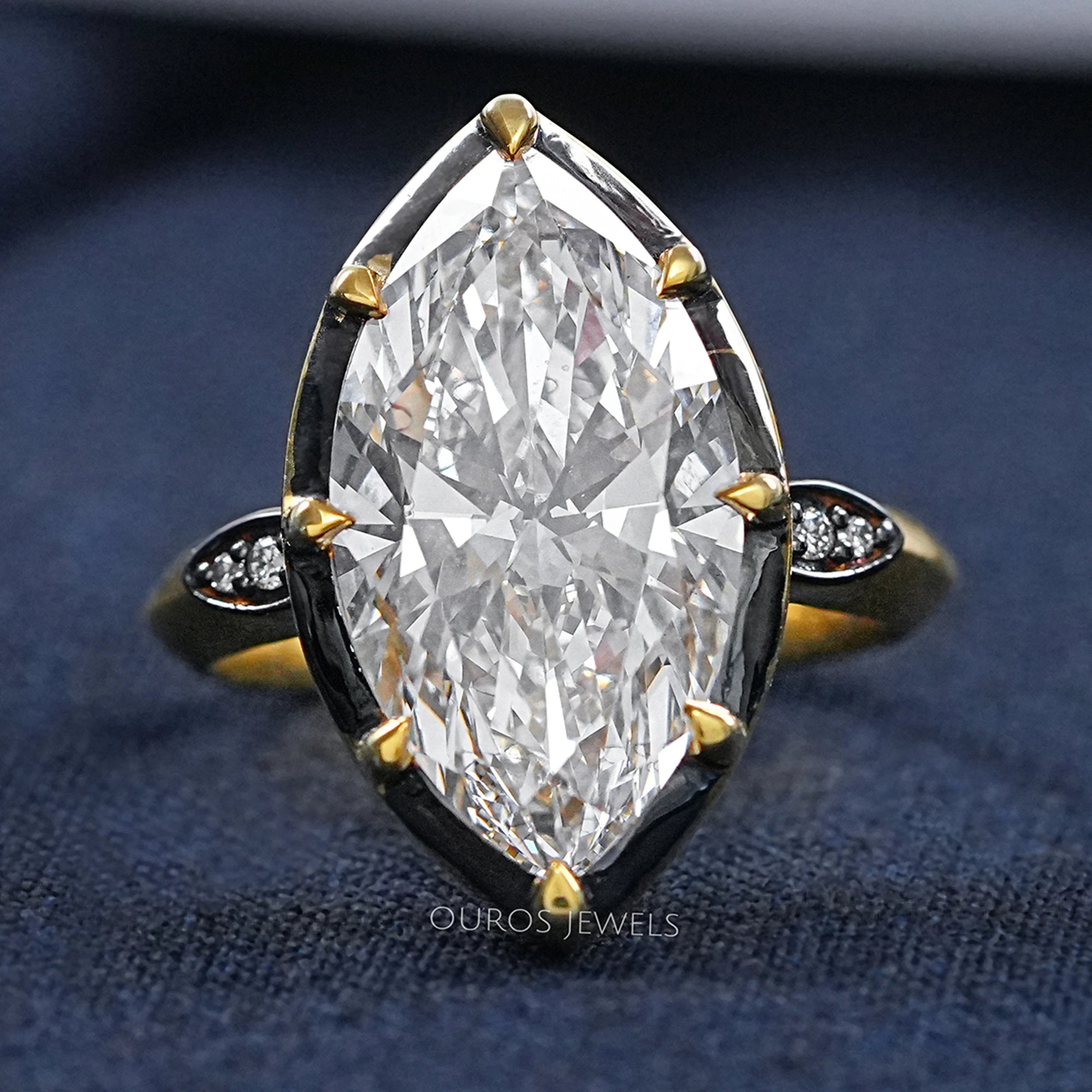 Meryl Streep Golden Globes Awards - Marquise Diamond Ring