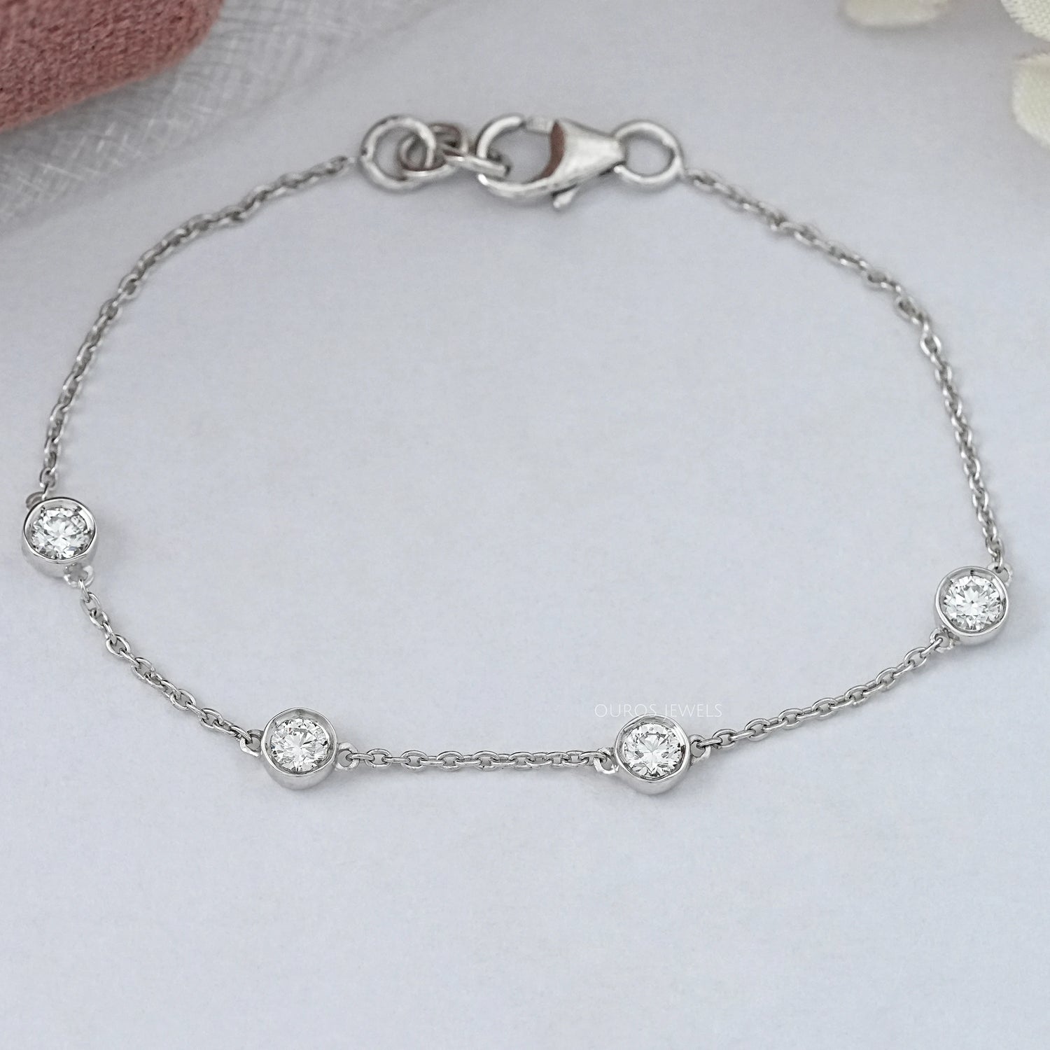 Round Diamond Bezel Set Chain Bracelet Bracelet