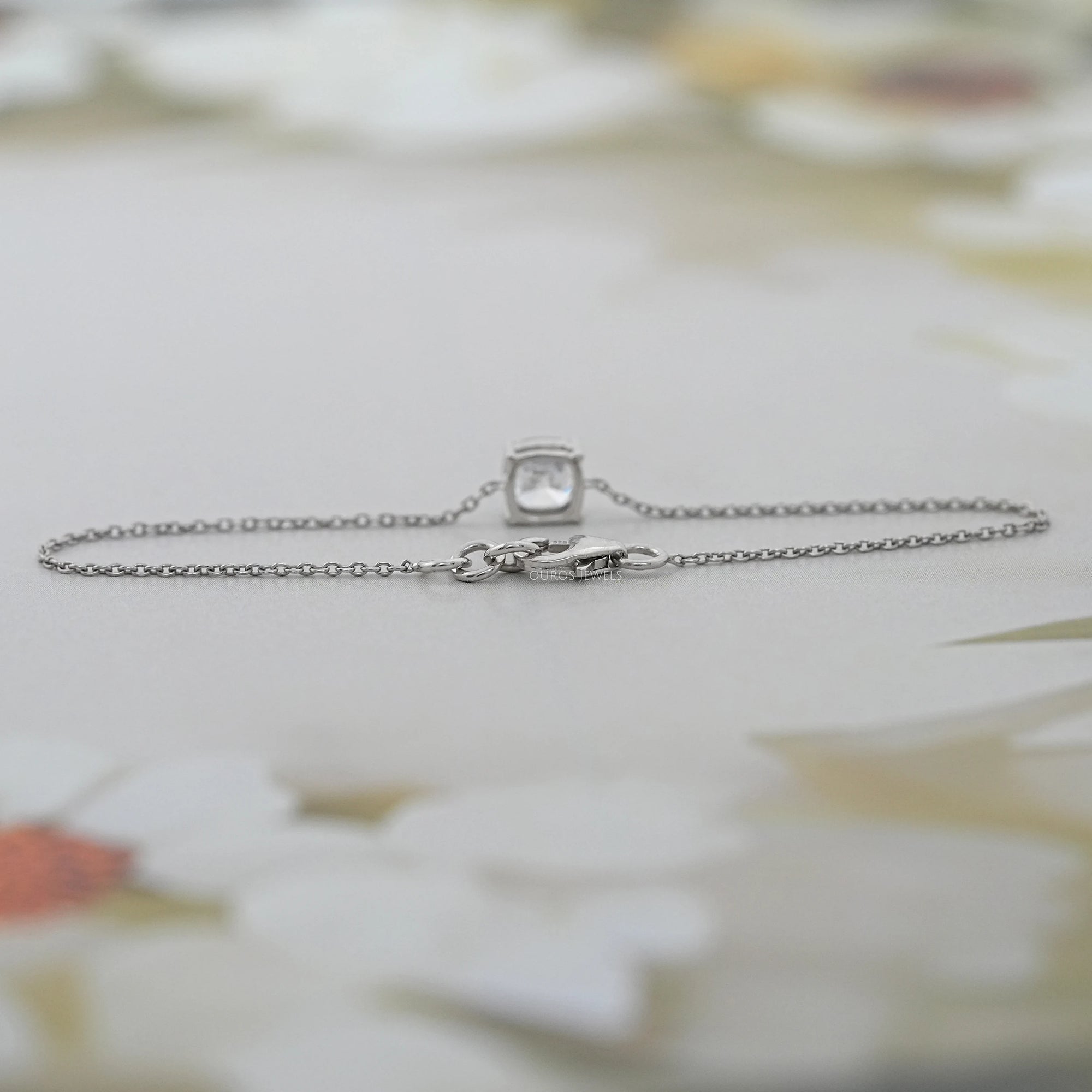 Multi-Labor-Diamantarmband mit Lünettenfassung und Solitär-Kette