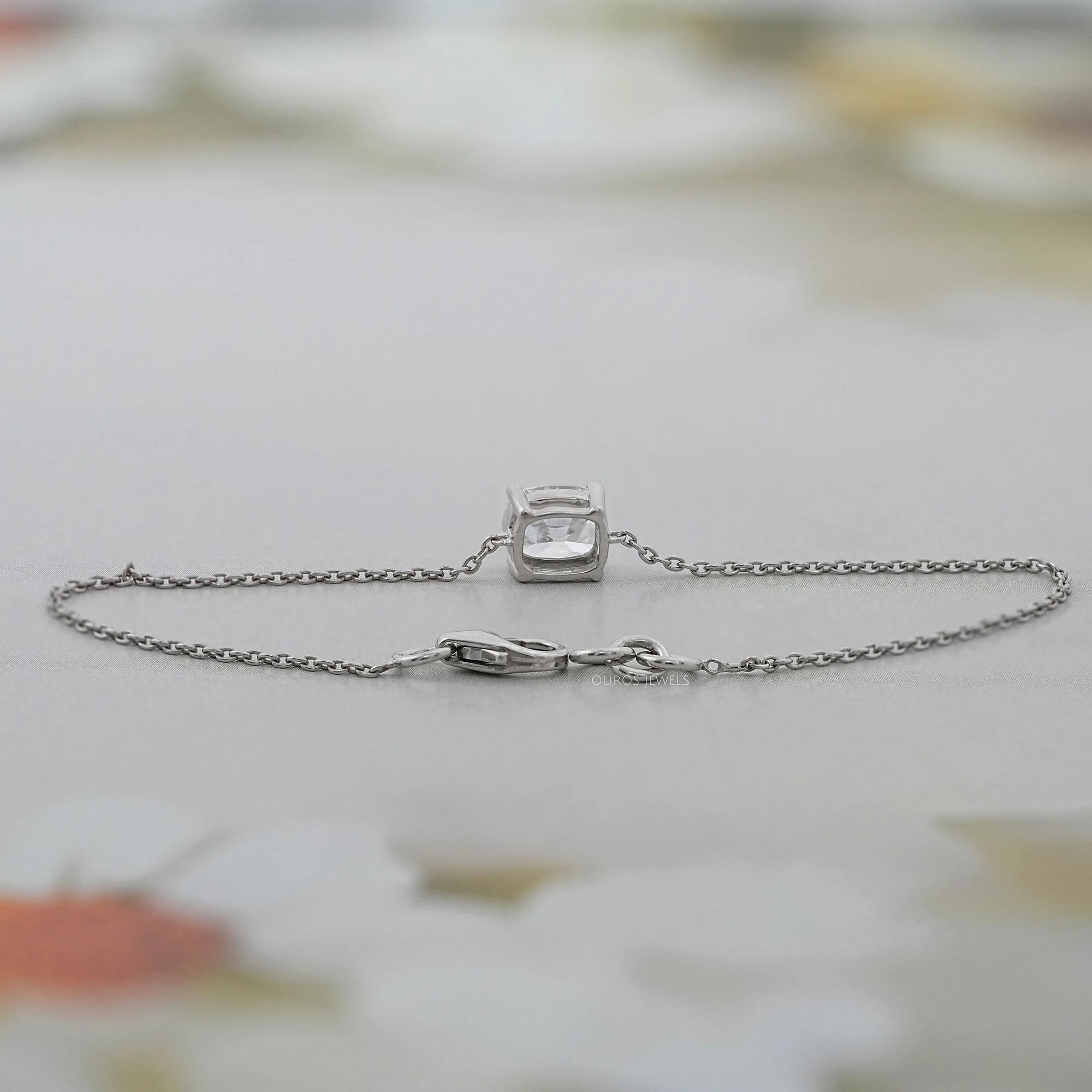 Multi-Labor-Diamantarmband mit Lünettenfassung und Solitär-Kette