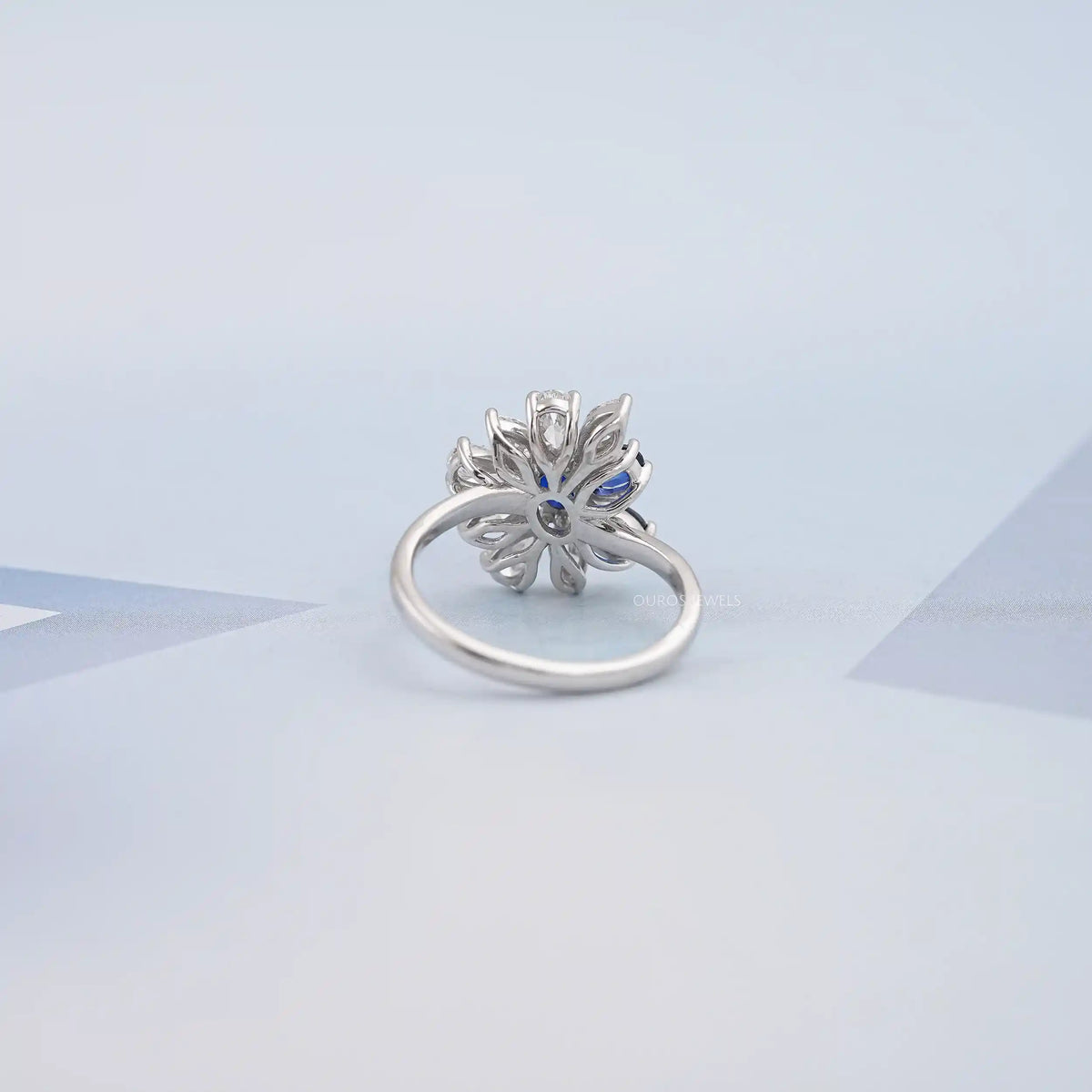 Blue Sapphire Oval Cut Gemstone Cluster Ring Ring