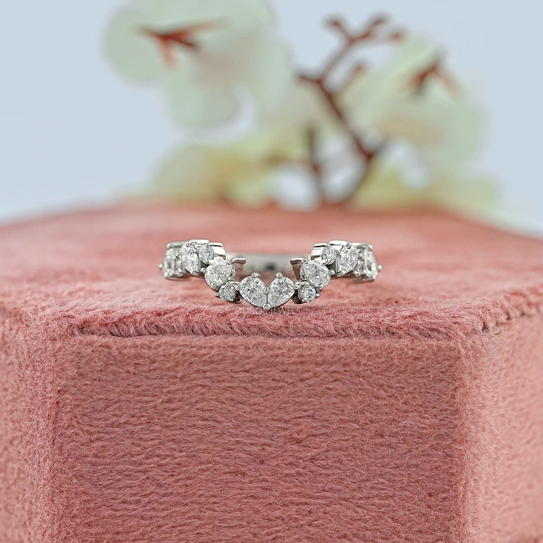 Pear And Round Lab Diamond Cluster Curved Ring Ring