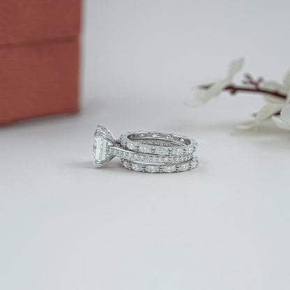 Solitär mit rundem Schliff und Diamant Akzent Brautring Set