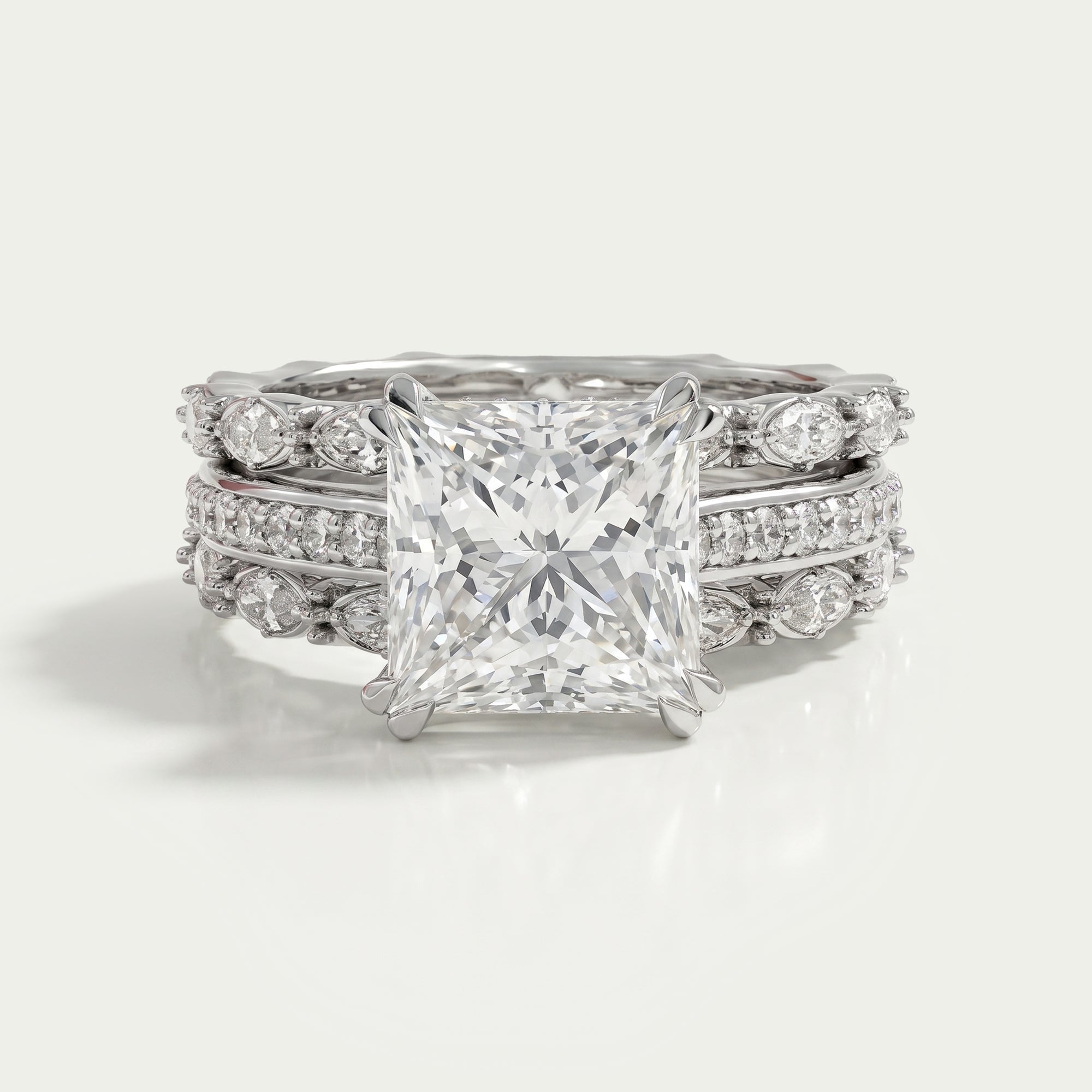 Solitär mit rundem Schliff und Diamant Akzent Brautring Set