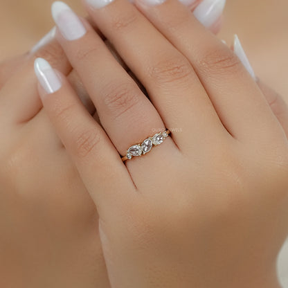 Antiker Ring mit ovalem Diamanten, rosafarbenem Halo und Blumenmuster