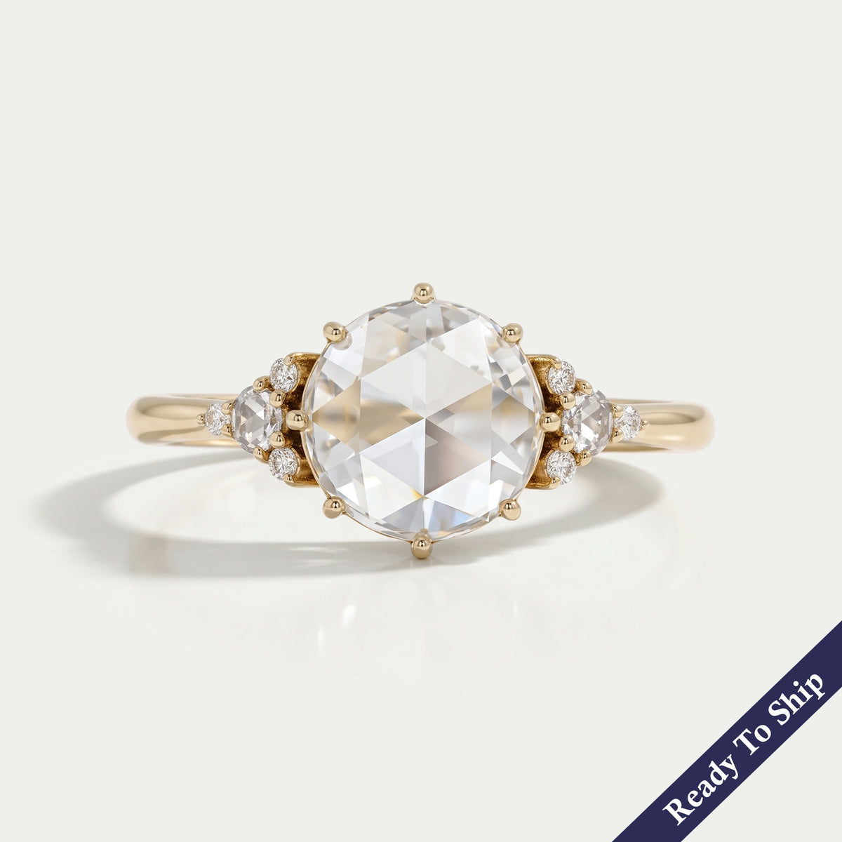Verlobungsring mit Diamanten im Rosenschliff (rund und birnenförmig)