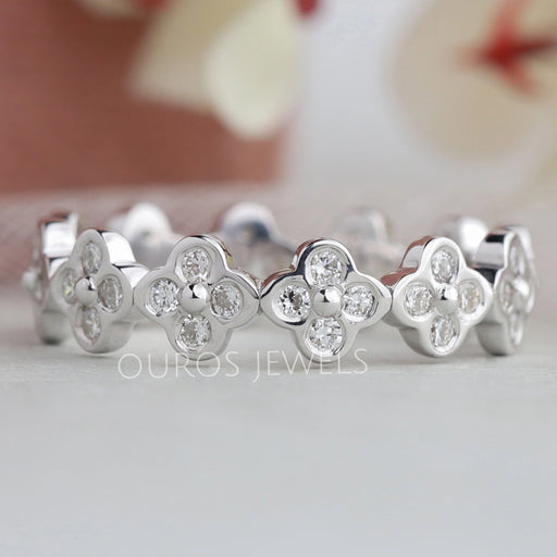 Round Diamond Clover Wedding Band