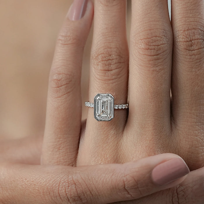 Bezel Set Emerald Lab Diamond Solitaire Accent Ring Ring