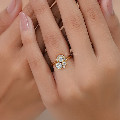 Verlobungsring mit Diamanten im Rosenschliff (rund und birnenförmig)