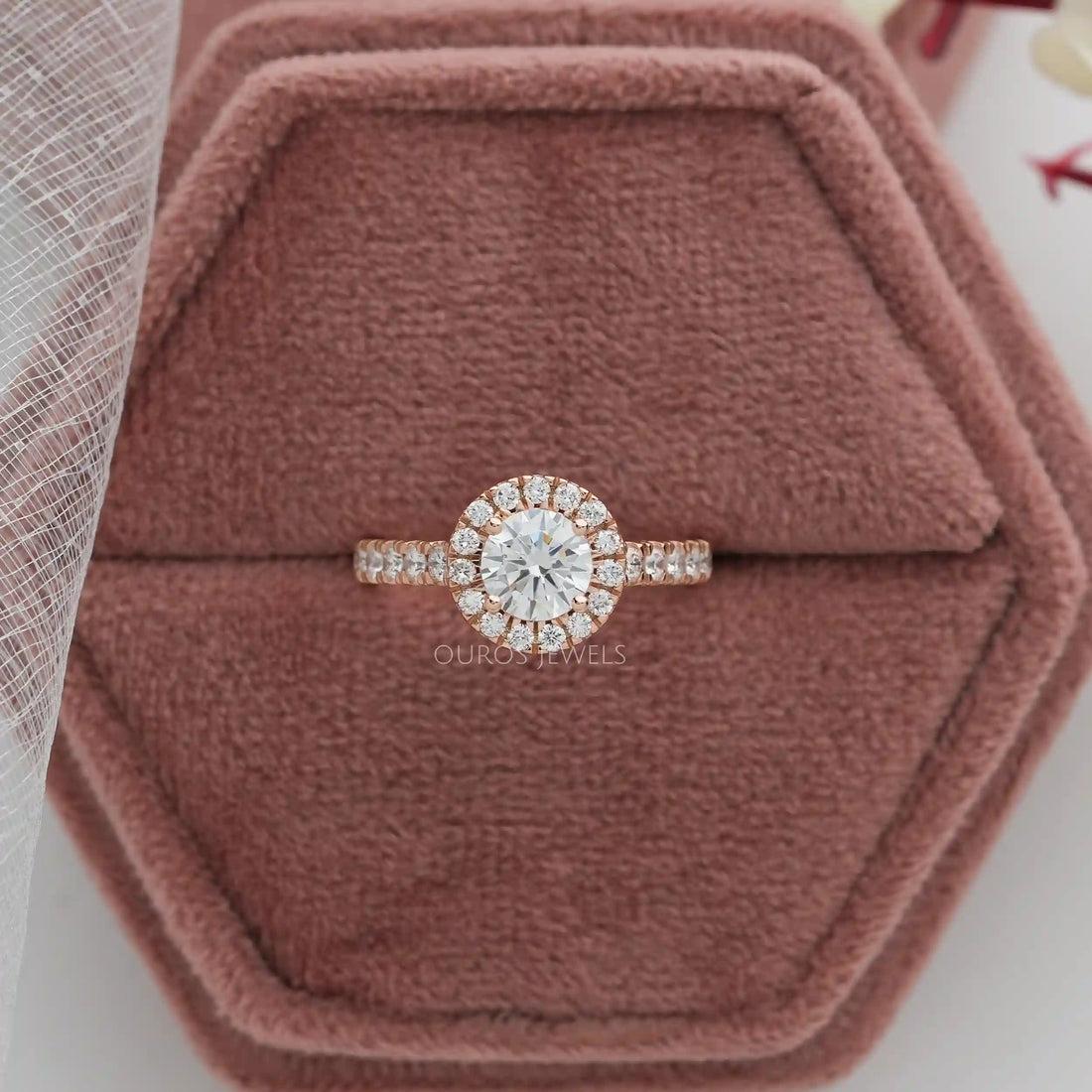 Round Cut Halo Diamond Engagement Ring Ring