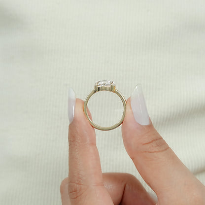 Verlobungsring mit Diamanten im Rosenschliff (rund und birnenförmig)