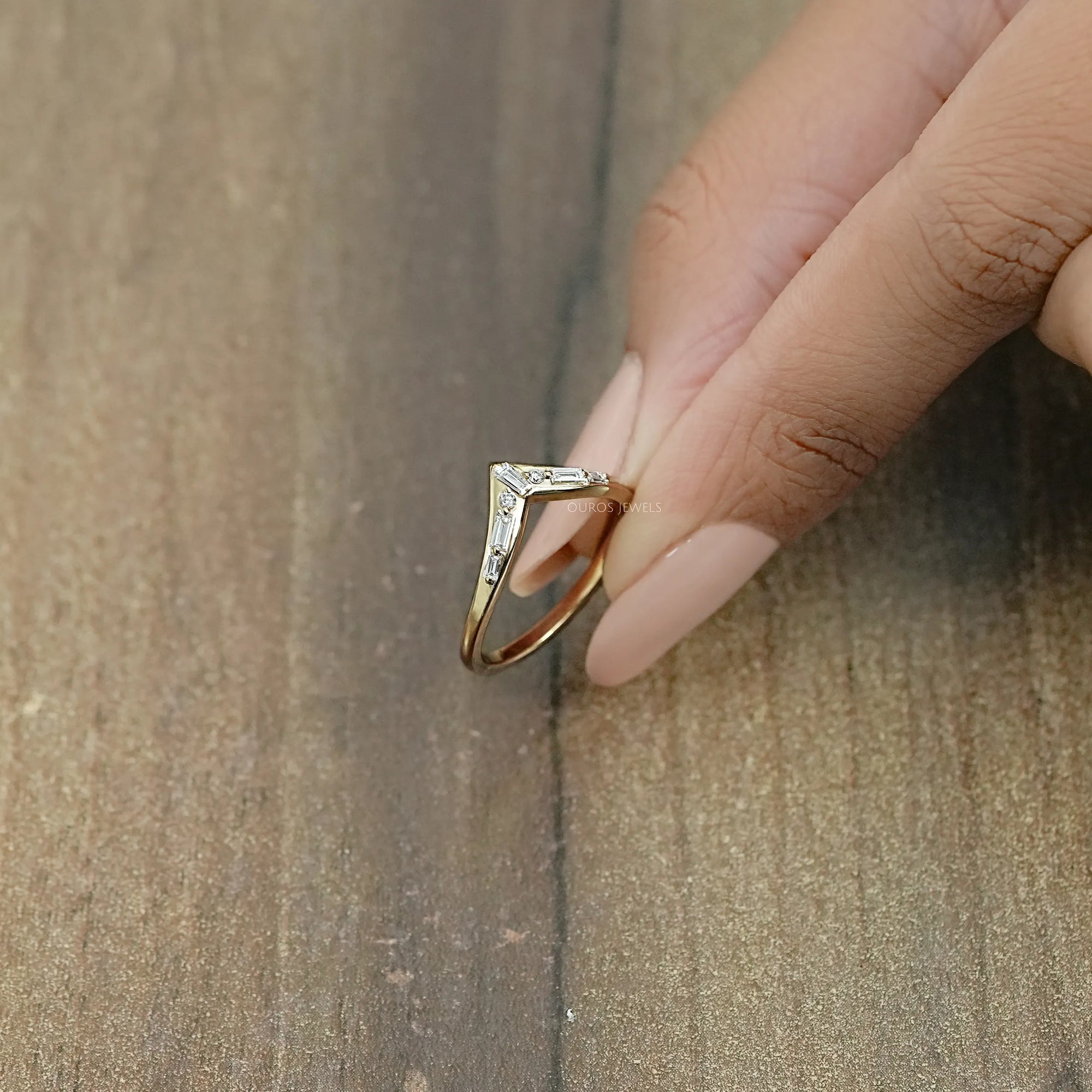 Tappered Baguette And Round Diamond Curved Band