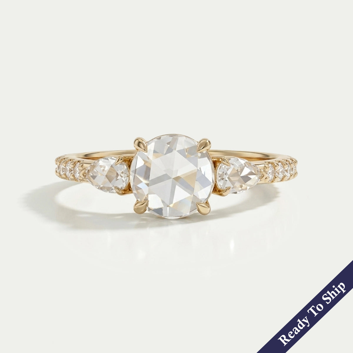 Verlobungsring mit Diamanten im Rosenschliff (rund und birnenförmig)
