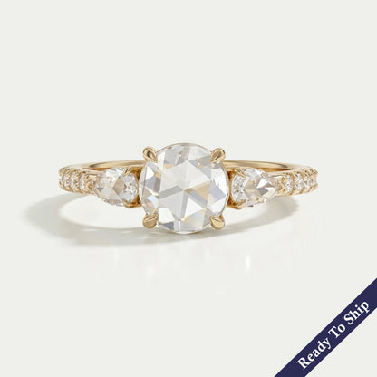 Verlobungsring mit Diamanten im Rosenschliff (rund und birnenförmig)