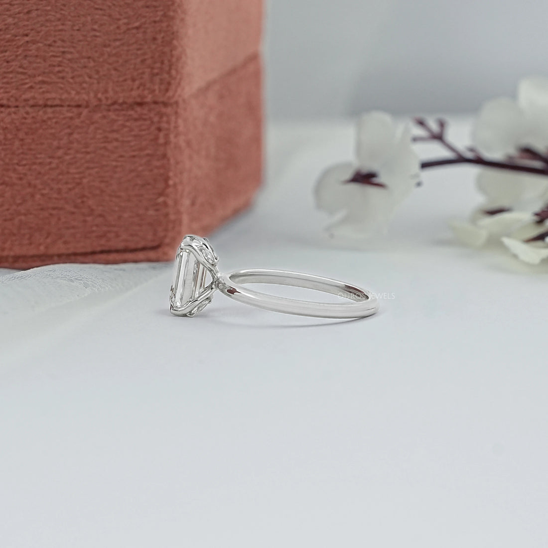 Emerald Cut Tulip Basket Set Engagement Ring Ring