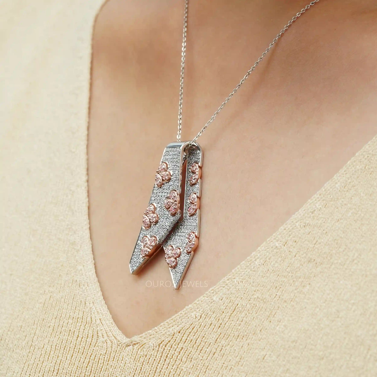 Round Cut Lab Grown Diamond Tie Pendant