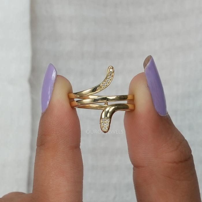 Snake Round Diamond Engagement Ring