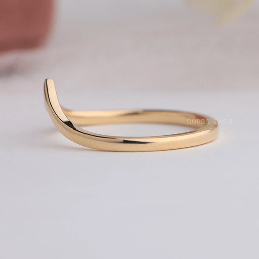Yellow Gold Plain Curved Band Rings