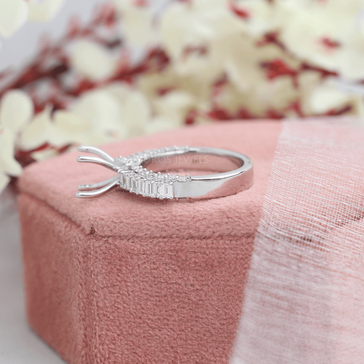 Semi Mount Baguette Cut Accent Diamond Engagement Ring Ring