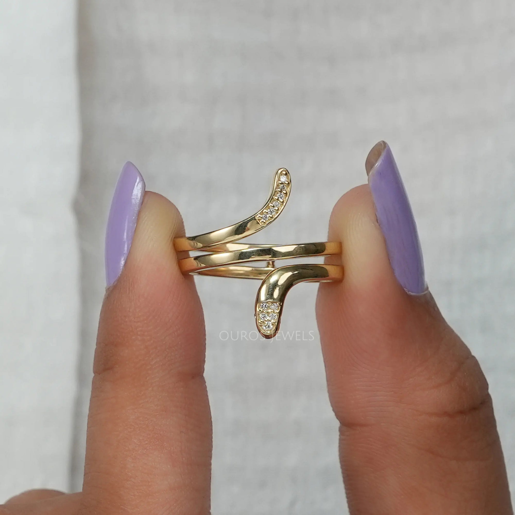 Snake Shape Gold Round Diamond Ring Rings